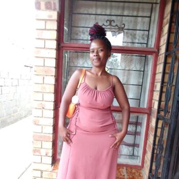 Nanny Madadeni: Mngomezulu