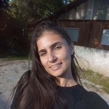 Babysitter in Barra Velha: Mari