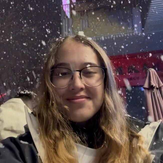 Babysitter in Singapore Island: Julia