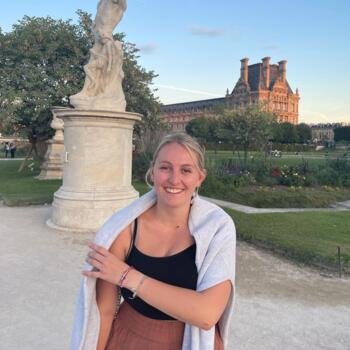 Baby-sitter in Paris: Lucile