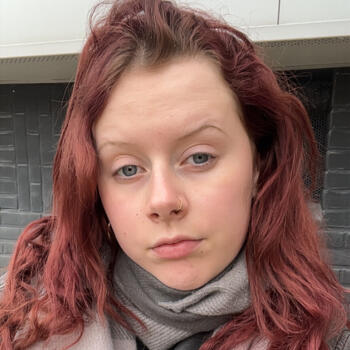 Babysitter in Calais: Lola