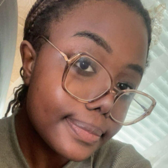 Babysitter in Saint-Jean-de-Braye: Aissata