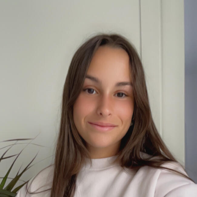 Babysitter in Balaruc-le-Vieux: Tess