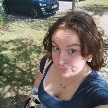 Baby-sitter Mont-Saint-Aignan: Violette