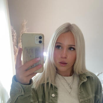 Babysitter Tullinge: Celine