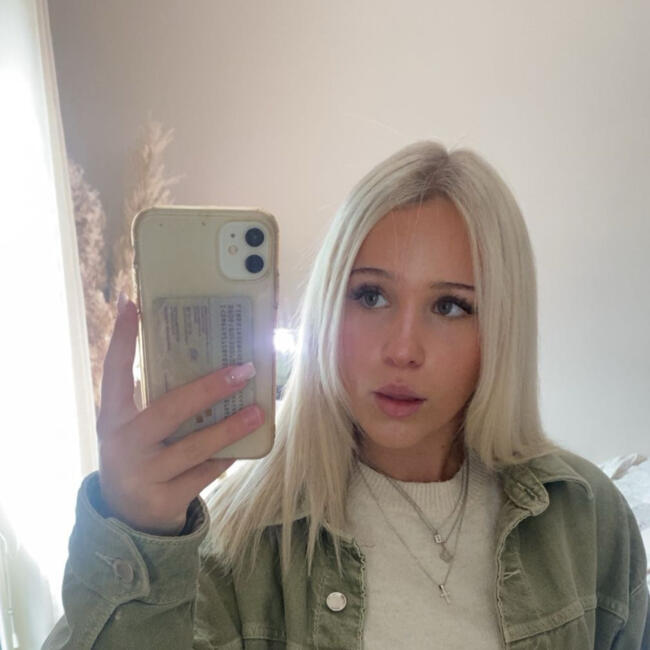 Babysitter in Tullinge: Celine