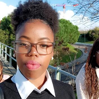 Babysitter in Almada: Taty