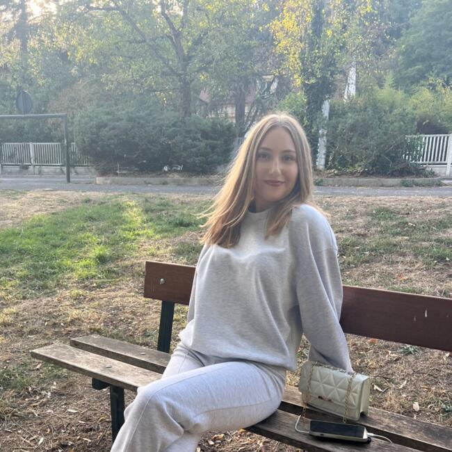 Baby-sitter à Corbeil-Essonnes: Léna