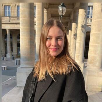 Babysitter in Saint-Jean: Julie