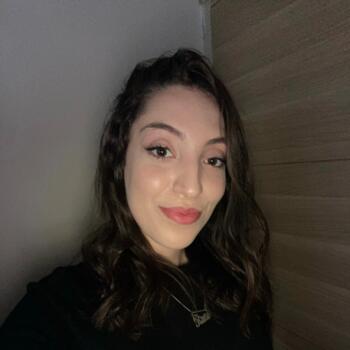 Babysitter in Villeneuve-Saint-Georges: Rania