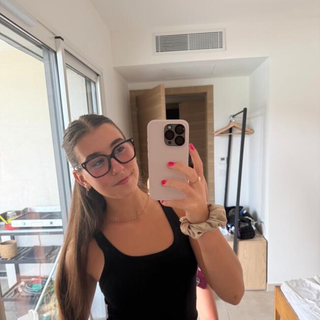 Babysitter in Marseille: Flore