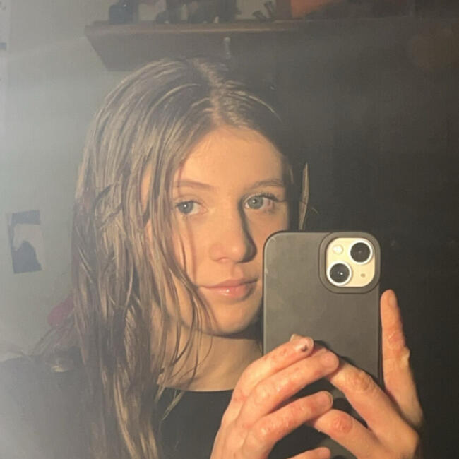 Babysitter in Champcueil: Helena