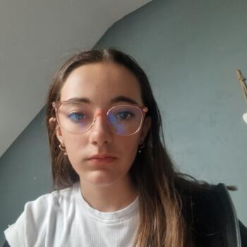 Babysitter in Southampton: Mia