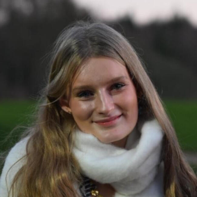 Babysitter in Salisbury: Sophie