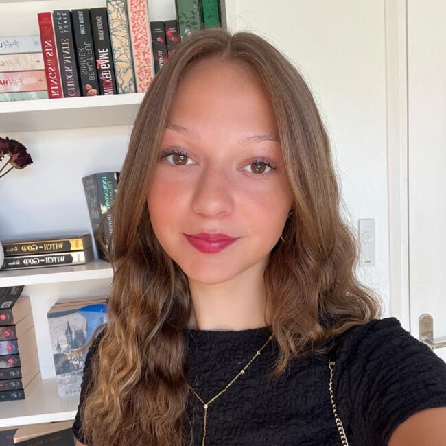 Babysitter in Saint-Julien: Maëlyne