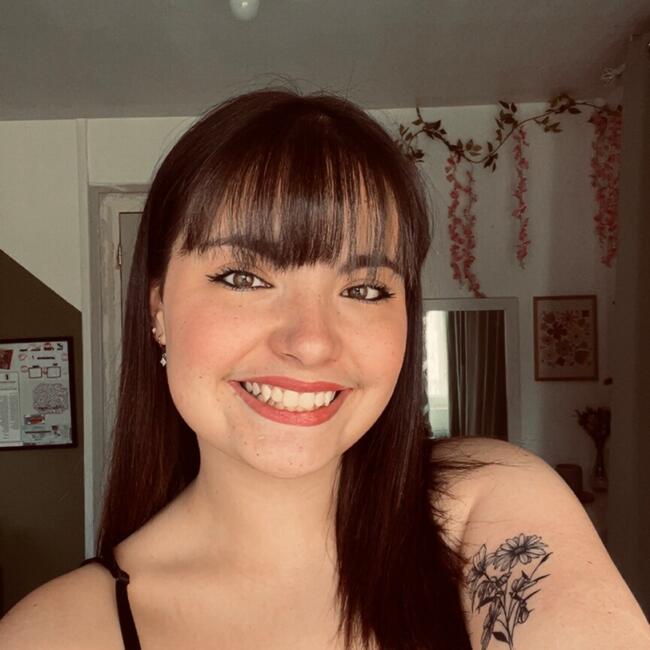 Babysitter in Bruay-sur-l'Escaut: Shayna