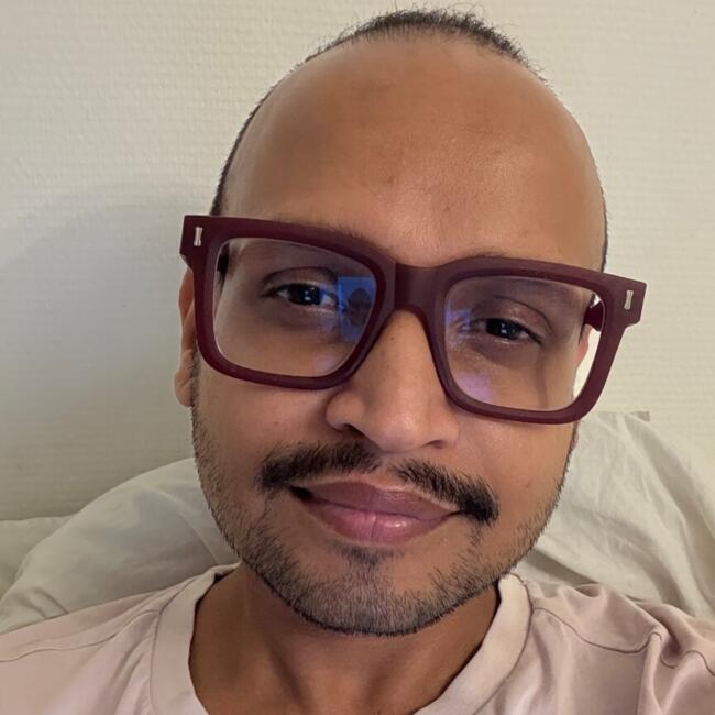 Babysitter in Créteil: Rohit