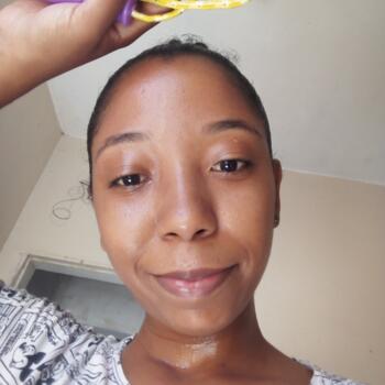 Babysitter in Belford Roxo: Larissa