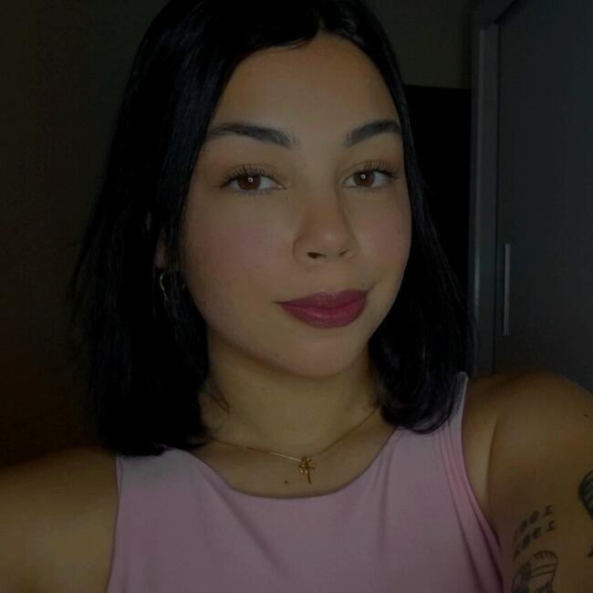 Babysitter in Juiz de Fora: Vitoria Fernandes