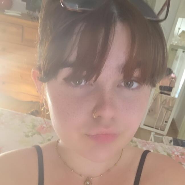 Babysitter in Courbevoie: Marie