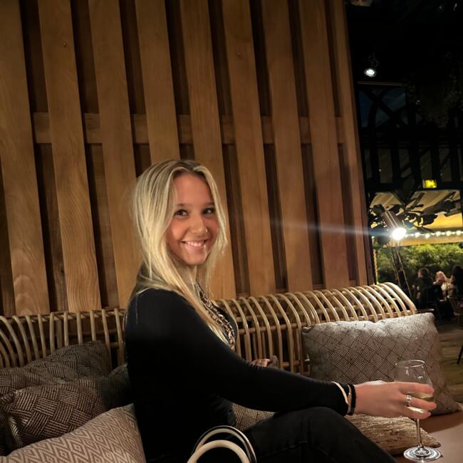 Babysitter in Puteaux: Chloe