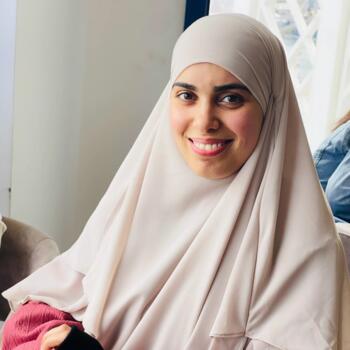 مربية أطفال في جمال: Asma