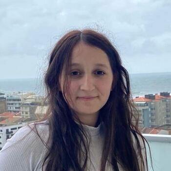 Vila Verde のベビーシッター: Carina