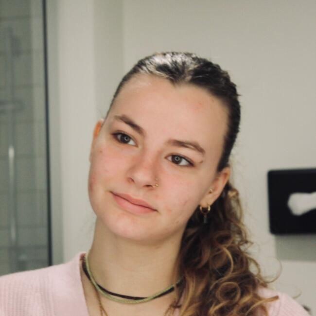 Babysitter in Châteaurenard: Margaux
