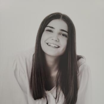 Babysitter in Briollay: Céleste