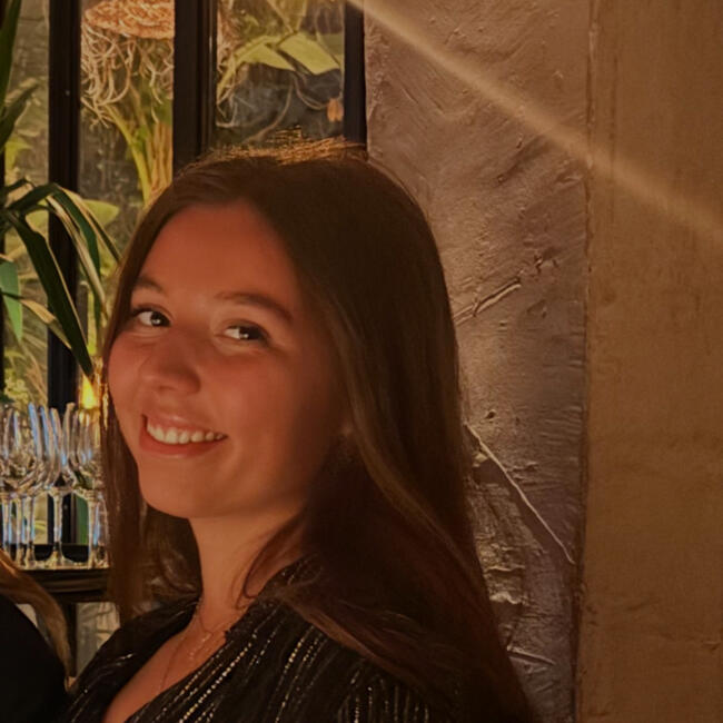 Babysitter in Paris: Apolline