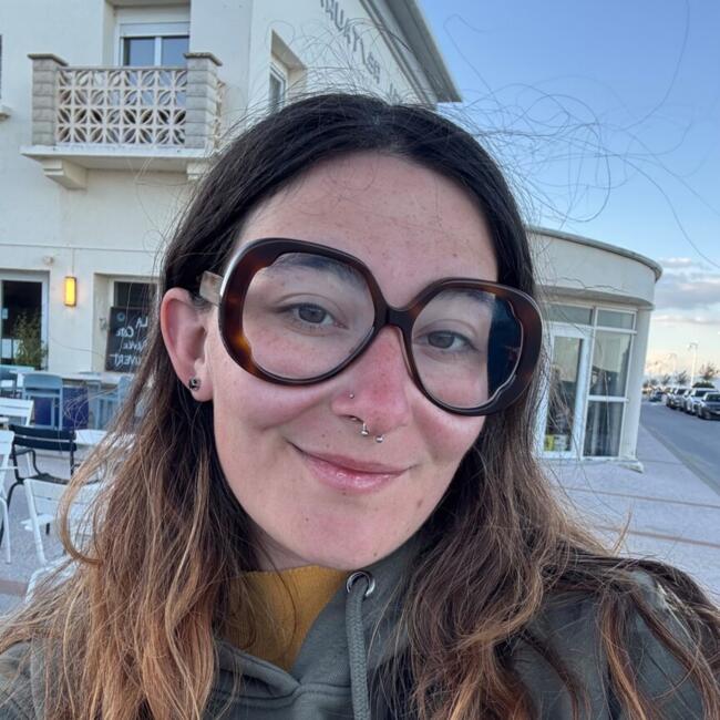 Babysitter in Montpellier: Flora