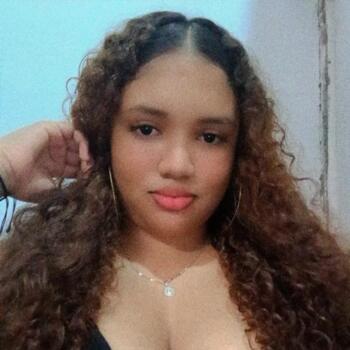 Babysitter in Cartagena: Jailer Andrea
