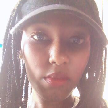 Babysitter Nairobi: Mary akello