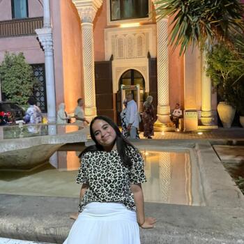 Babysitter in Orange: Rhita