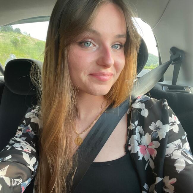Babysitter in Saint-Etienne: Elsa