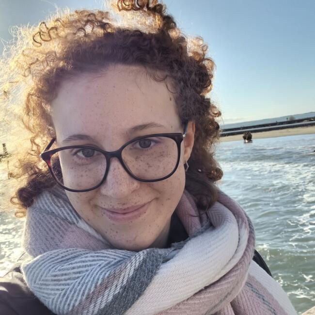 Babysitter in Agde: Amélie