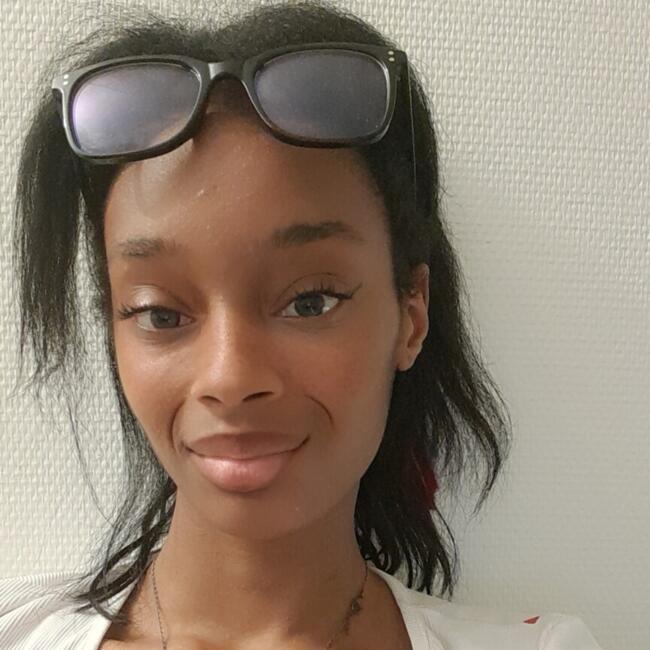 Babysitter in Jouy-le-Moutier: Kaylia