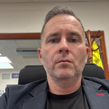 Poptávka hlídání dětí v Hvozdnice: Honza