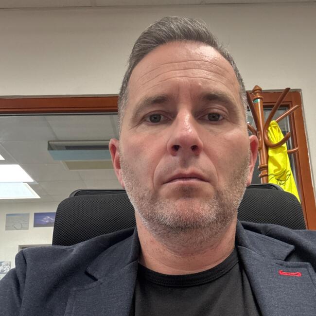 Poptávka hlídání dětí v Hvozdnice: Honza