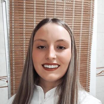 Canguro en Valdepeñas: Sara espadas