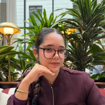 Babysitter in Paris: Meryem