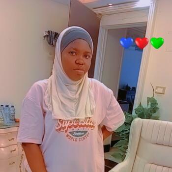 Babysitter in Cairo: Oyetola