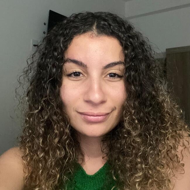 Babysitter in Arbonne-la-Forêt: Ana