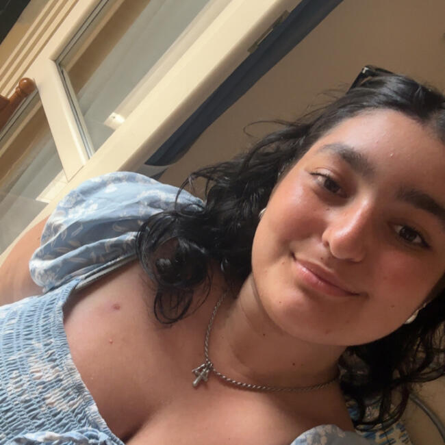 Baby-sitter in Maple (York): Maria