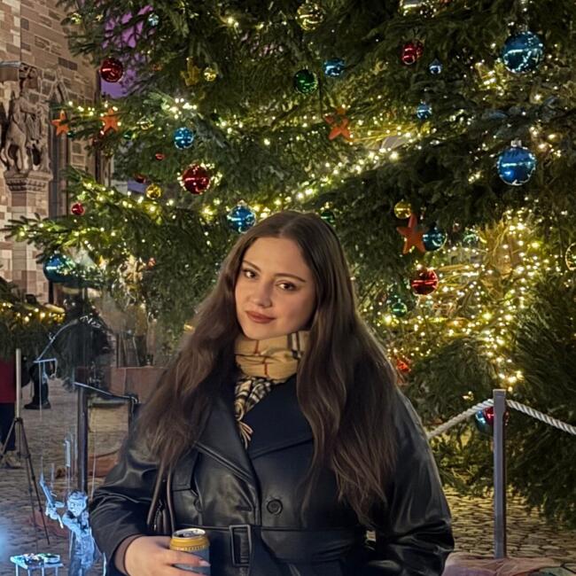 Babysitter in Basel: Lisa