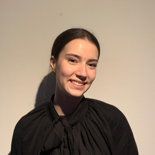 Babysitter in Talence: Julia