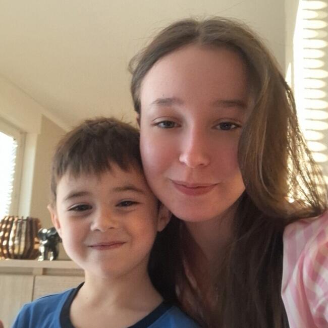 Babysitter in Vitry-sur-Orne: Alyssa