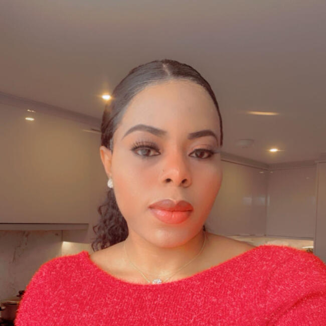 Babysitter in Gravesend: Olamide