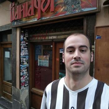 Trabajos de niñera en Vitoria: trabajo de canguro Natxo