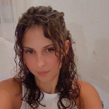 Babysitter in Korçë: Joana